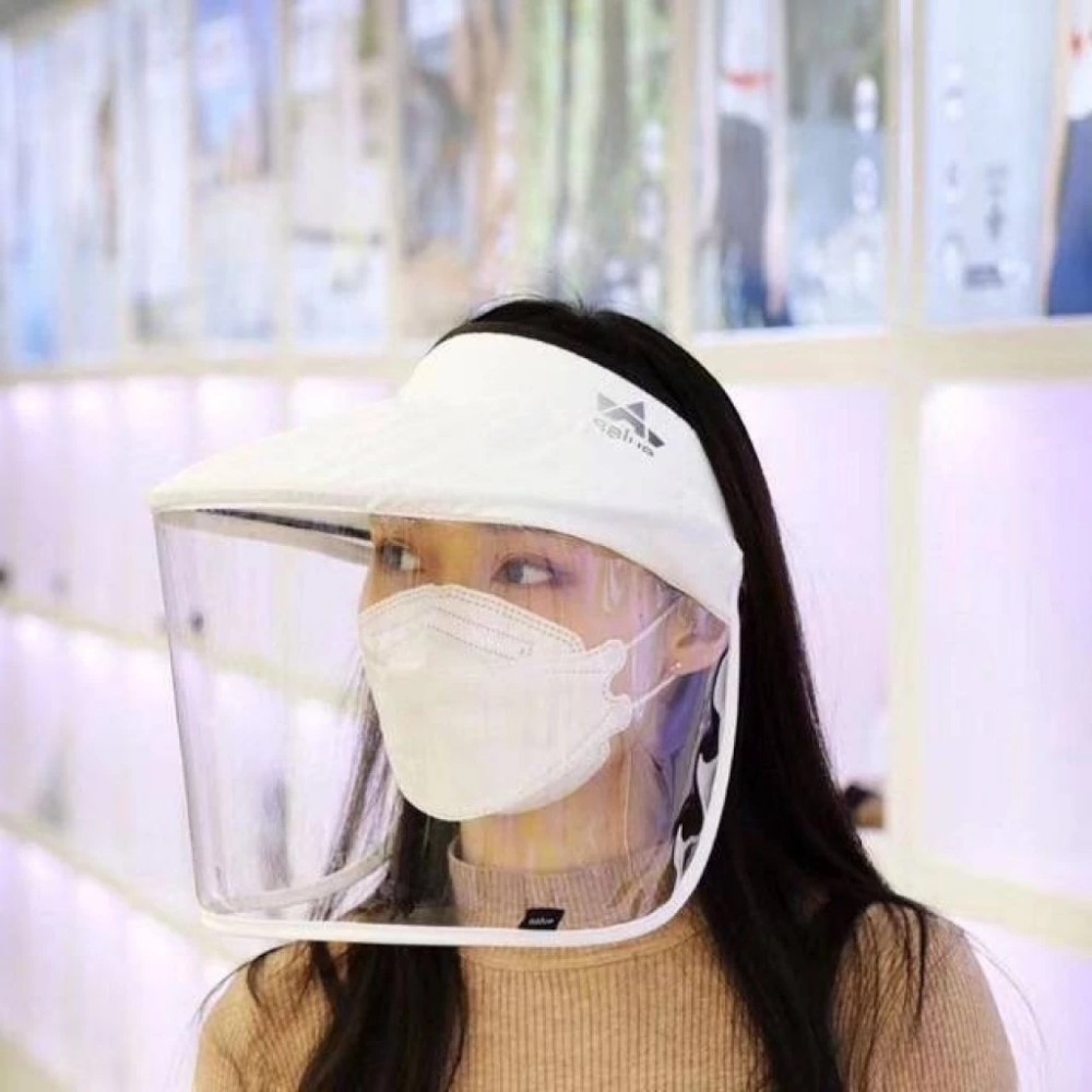 蕾哈娜彩妆大秀 Rihanna新作惊喜发售
