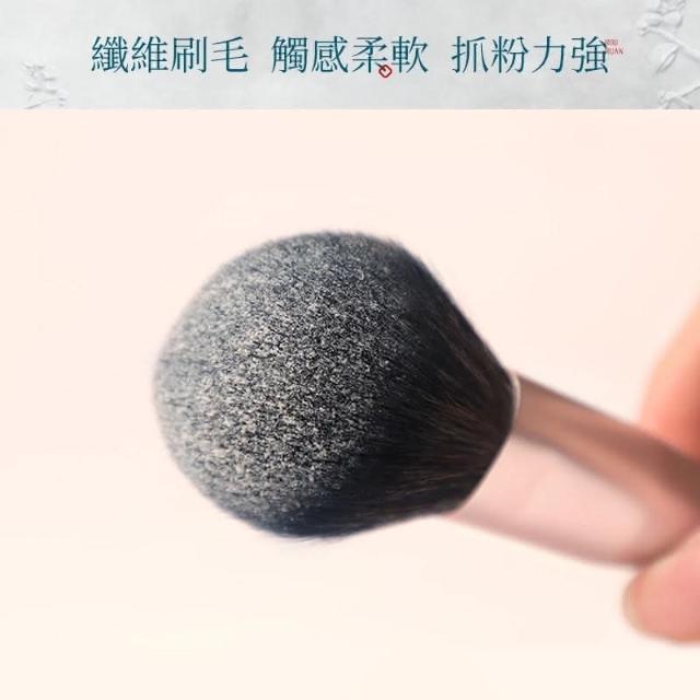 程潇新图惹争议 身材比例被网友热议